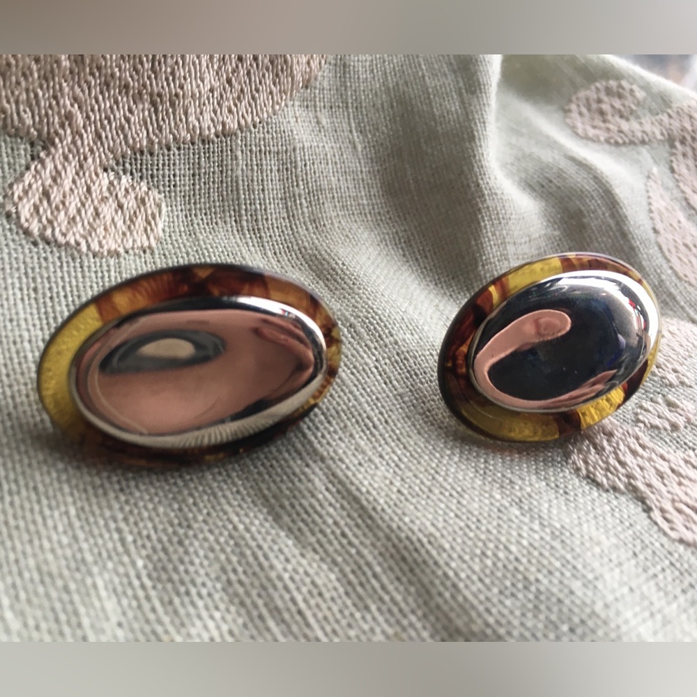 Vintage Honey & Amber Translucent Swirled Lucite Chrome Thumbprint Clip Earrings